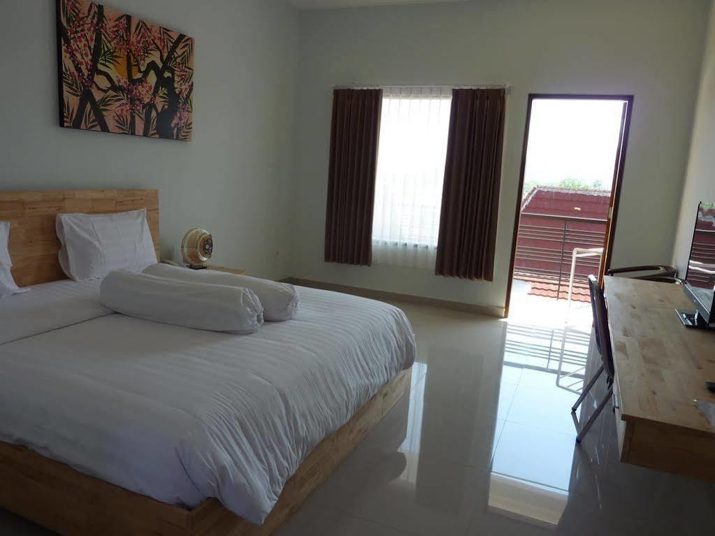 Exotic Komodo Hotel Labuan Bajo Exterior photo